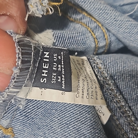 Shein cropped jean jacket - Picture 4 of 7